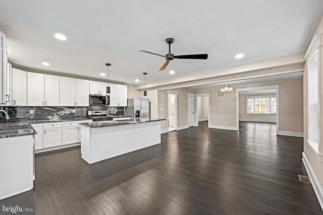 19 CONWELL AVE, Cherry Hill, NJ 08002