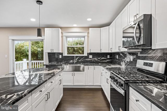 19 CONWELL AVE, Cherry Hill, NJ 08002