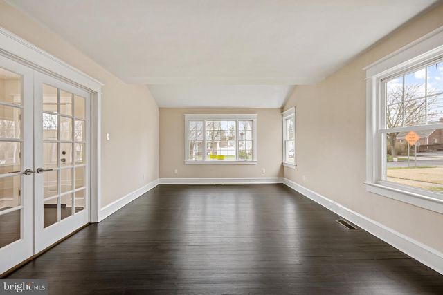 19 CONWELL AVE, Cherry Hill, NJ 08002