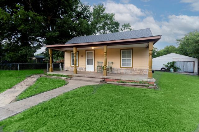 60 SW 2nd Street, Krebs, OK 74554