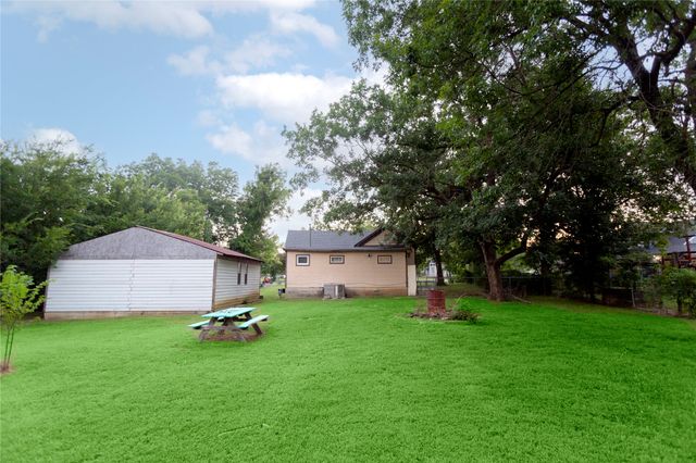 60 SW 2nd Street, Krebs, OK 74554