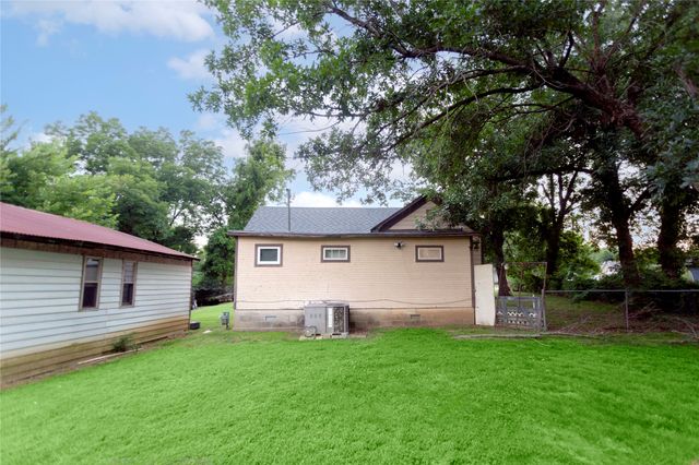 60 SW 2nd Street, Krebs, OK 74554