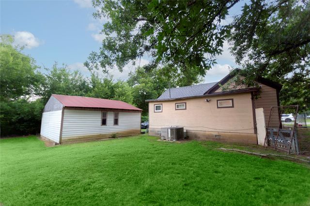 60 SW 2nd Street, Krebs, OK 74554