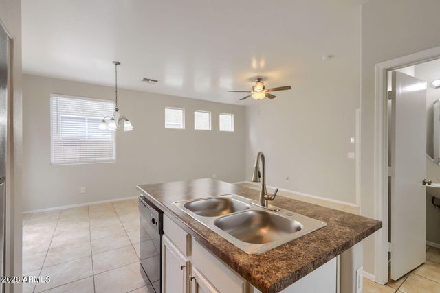 6616 W JOHNSON Street W, Phoenix, AZ 85043