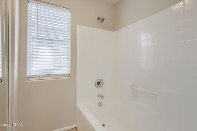 6616 W JOHNSON Street W, Phoenix, AZ 85043