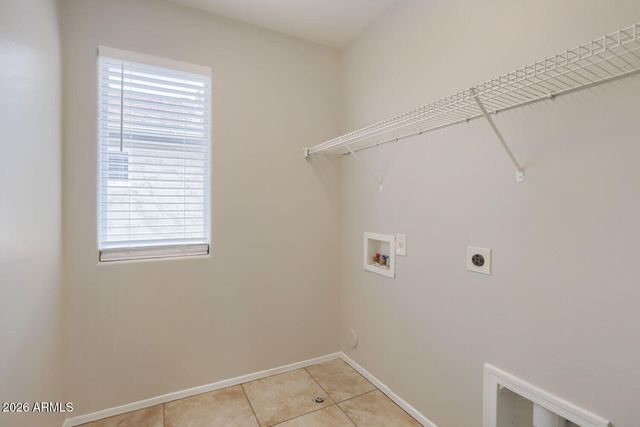 6616 W JOHNSON Street W, Phoenix, AZ 85043