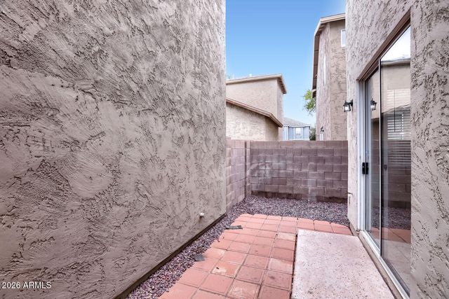 6616 W JOHNSON Street W, Phoenix, AZ 85043