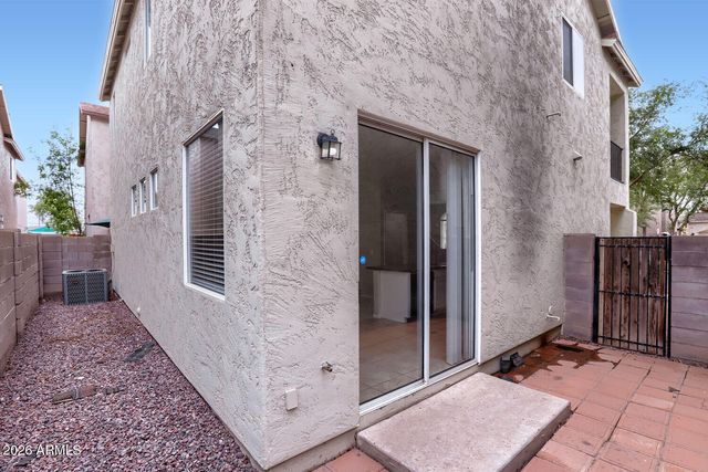 6616 W JOHNSON Street W, Phoenix, AZ 85043
