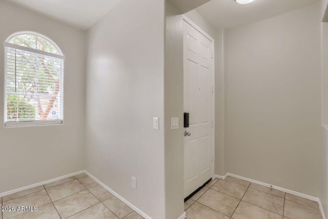 6616 W JOHNSON Street W, Phoenix, AZ 85043