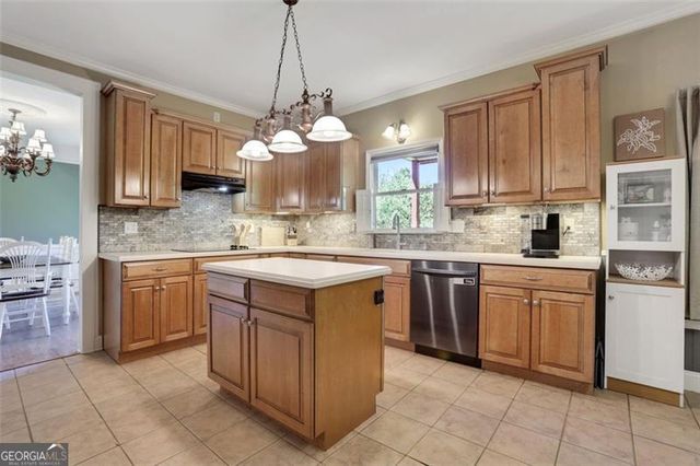 940 PLANTERS Place, Loganville, GA 30052