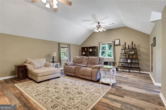 940 PLANTERS Place, Loganville, GA 30052