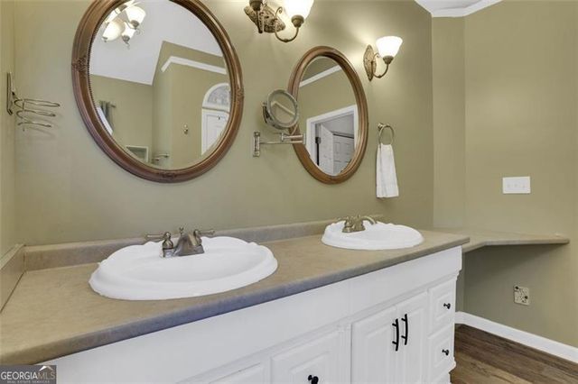 940 PLANTERS Place, Loganville, GA 30052