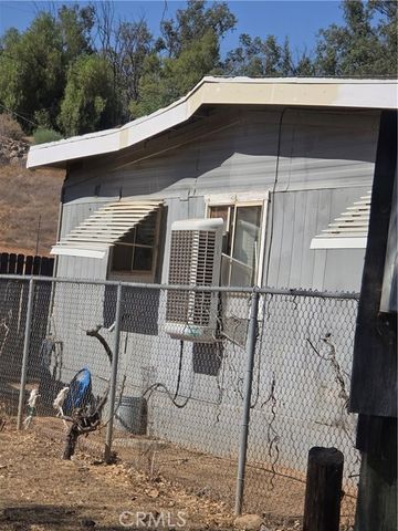 18354 Walnut Avenue, Lake Elsinore, CA 92532