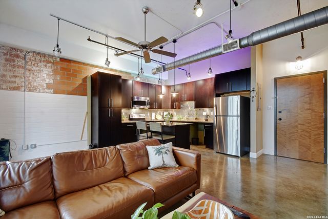 831 S Flores St Ste 2212, San Antonio, TX 78204