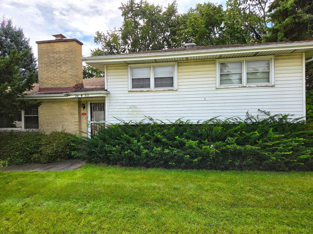 20W511 Army Trail Boulevard, Addison, IL 60101 — exterior