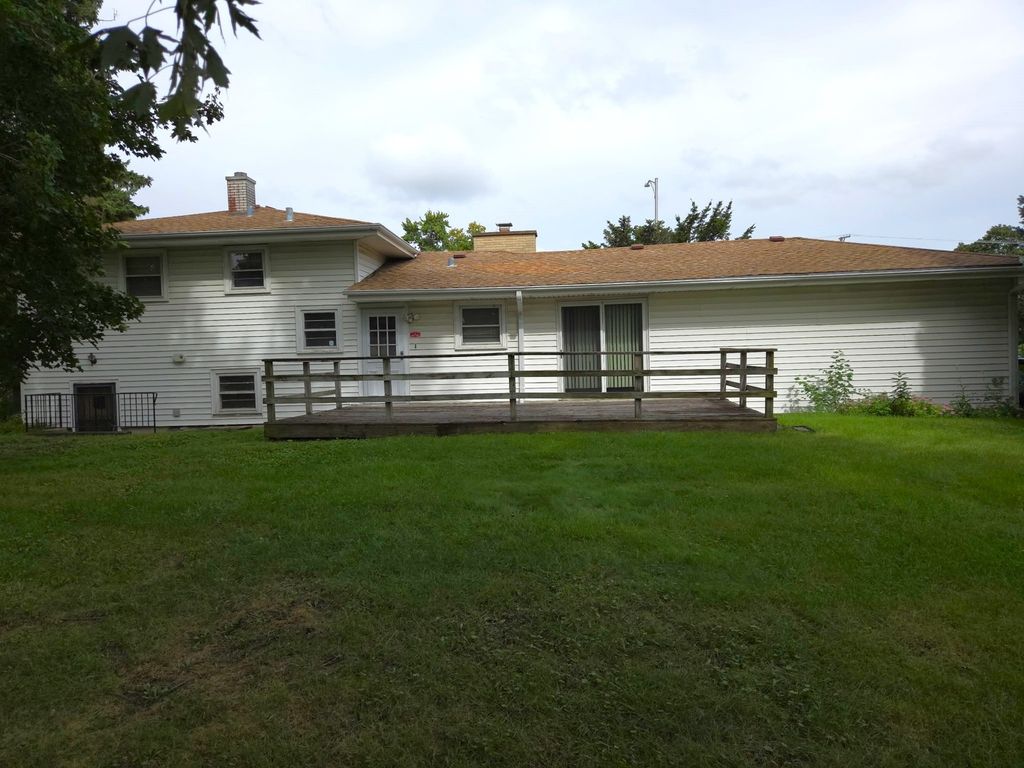 20W511 Army Trail Boulevard, Addison, IL 60101 — photo 3