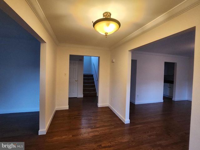 4 ORIOLE DR, Voorhees, NJ 08043