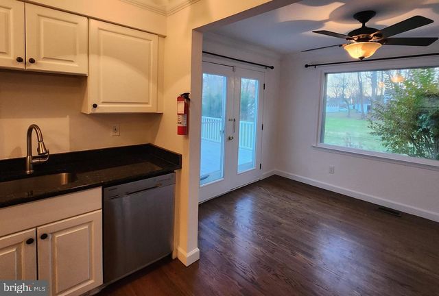 4 ORIOLE DR, Voorhees, NJ 08043