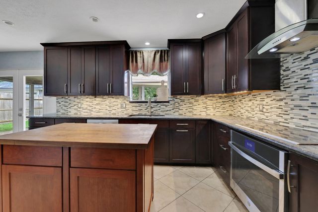2015 Riverlawn Drive, Houston, TX 77339