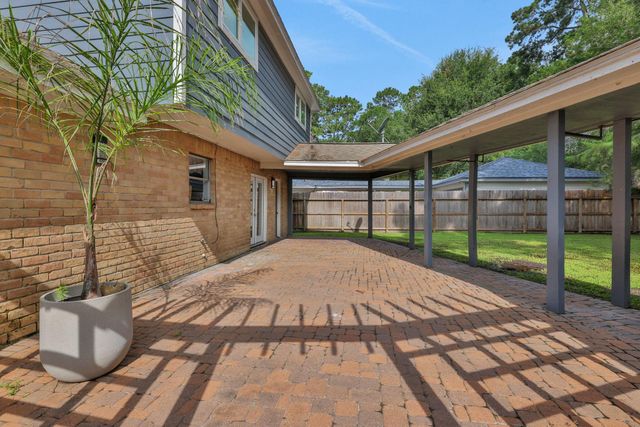 2015 Riverlawn Drive, Houston, TX 77339