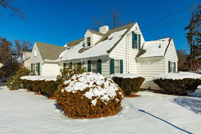 1 Linden Lane, Hyde Park, NY 12538