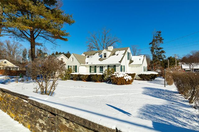 1 Linden Lane, Hyde Park, NY 12538