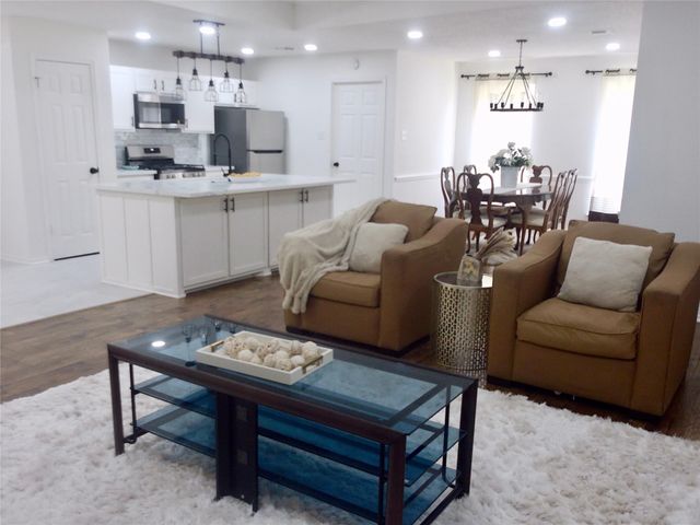 806 Country Place Blvd Street, Pearland, TX 77584