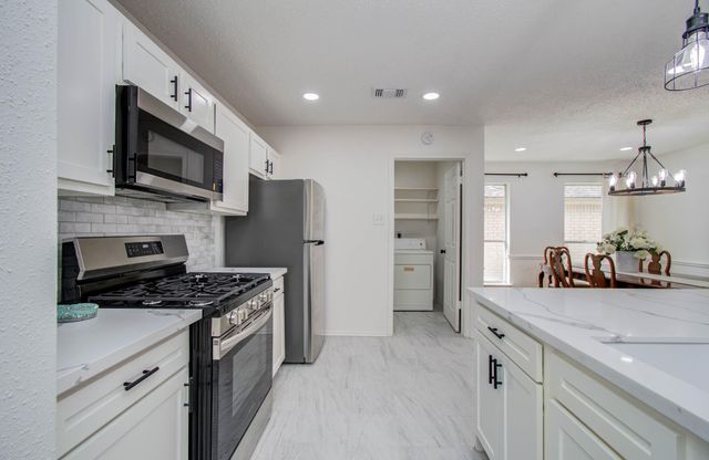 806 Country Place Blvd Street, Pearland, TX 77584