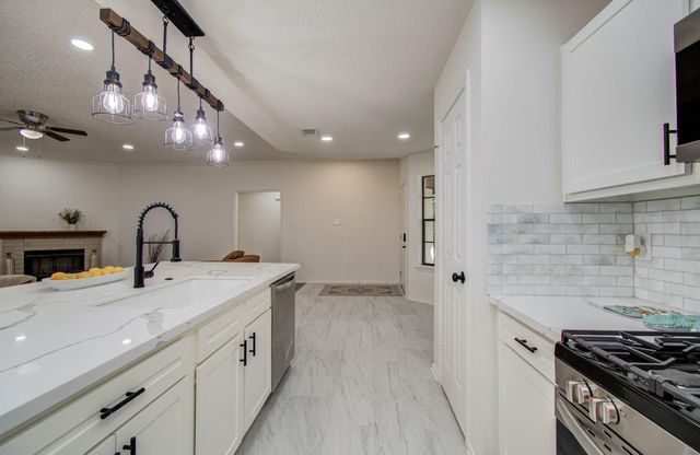 806 Country Place Blvd Street, Pearland, TX 77584