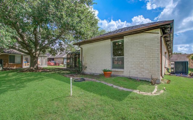 806 Country Place Blvd Street, Pearland, TX 77584