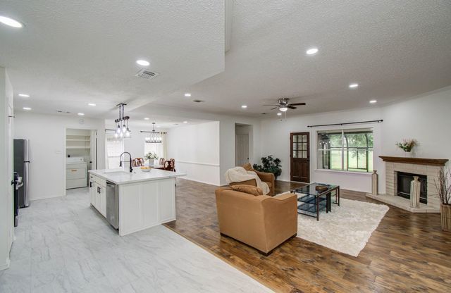 806 Country Place Blvd Street, Pearland, TX 77584