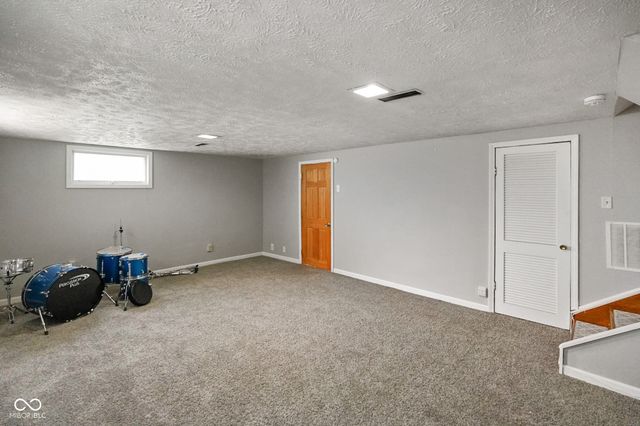 1101 W Riga Avenue, Marion, IN 46952