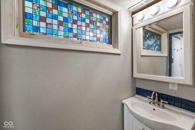 1101 W Riga Avenue, Marion, IN 46952