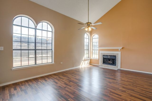 6504 Hickock Drive 6D, Fort Worth, TX 76116