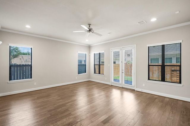 5328 Larkin Street, Houston, TX 77007