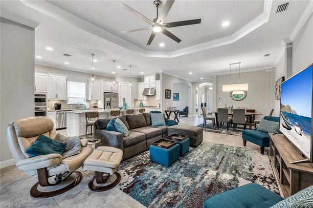 9622 Campanile CIR, Naples, FL 34114