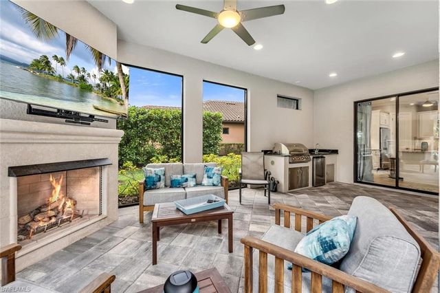 9622 Campanile CIR, Naples, FL 34114