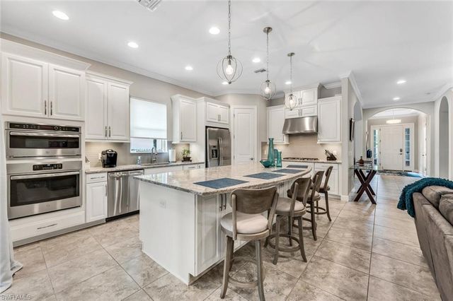 9622 Campanile CIR, Naples, FL 34114