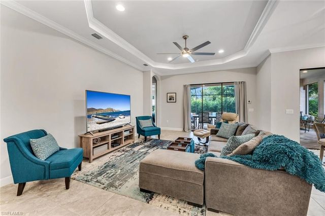 9622 Campanile CIR, Naples, FL 34114