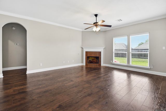 23261 Conifer Dr, Denham Springs, LA 70726