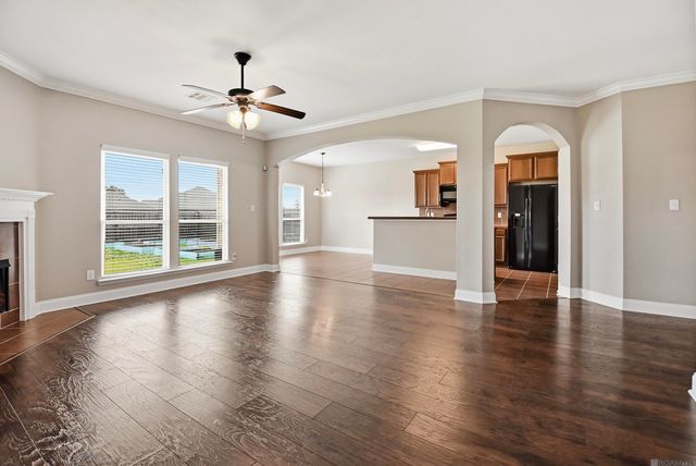 23261 Conifer Dr, Denham Springs, LA 70726