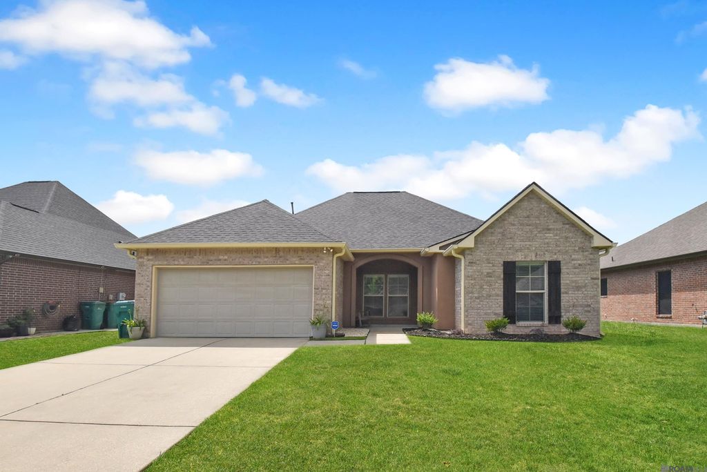 23261 Conifer Dr, Denham Springs, LA 70726