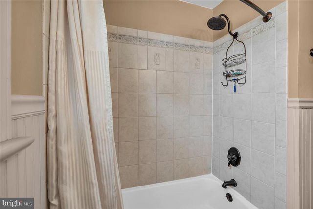 171 OXFORD RD, Cinnaminson, NJ 08077