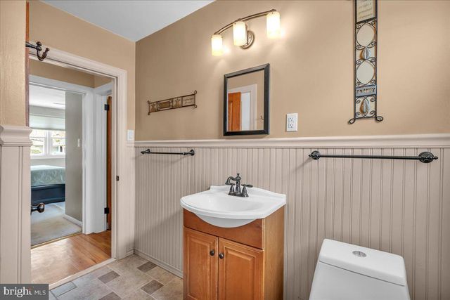 171 OXFORD RD, Cinnaminson, NJ 08077