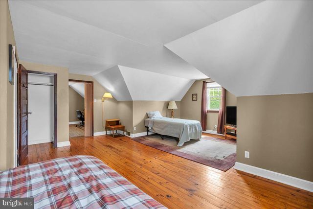 171 OXFORD RD, Cinnaminson, NJ 08077