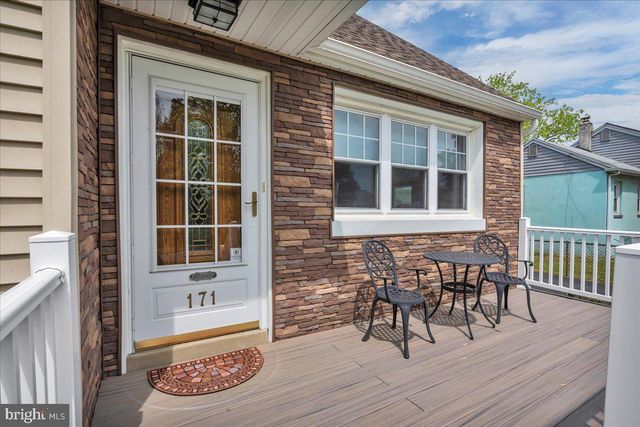 171 OXFORD RD, Cinnaminson, NJ 08077