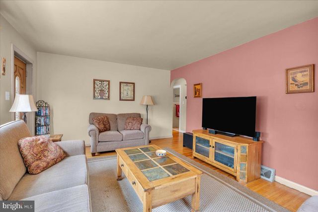 171 OXFORD RD, Cinnaminson, NJ 08077