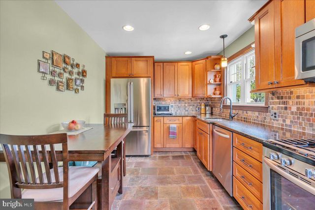 171 OXFORD RD, Cinnaminson, NJ 08077