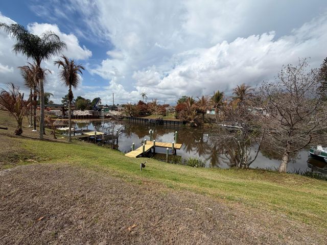 880 SE Degan Drive, Port St. Lucie, Port St Lucie, FL 34983