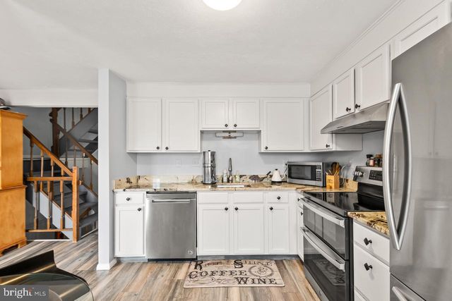 8450 STONEWALL RD, Manassas, VA 20110